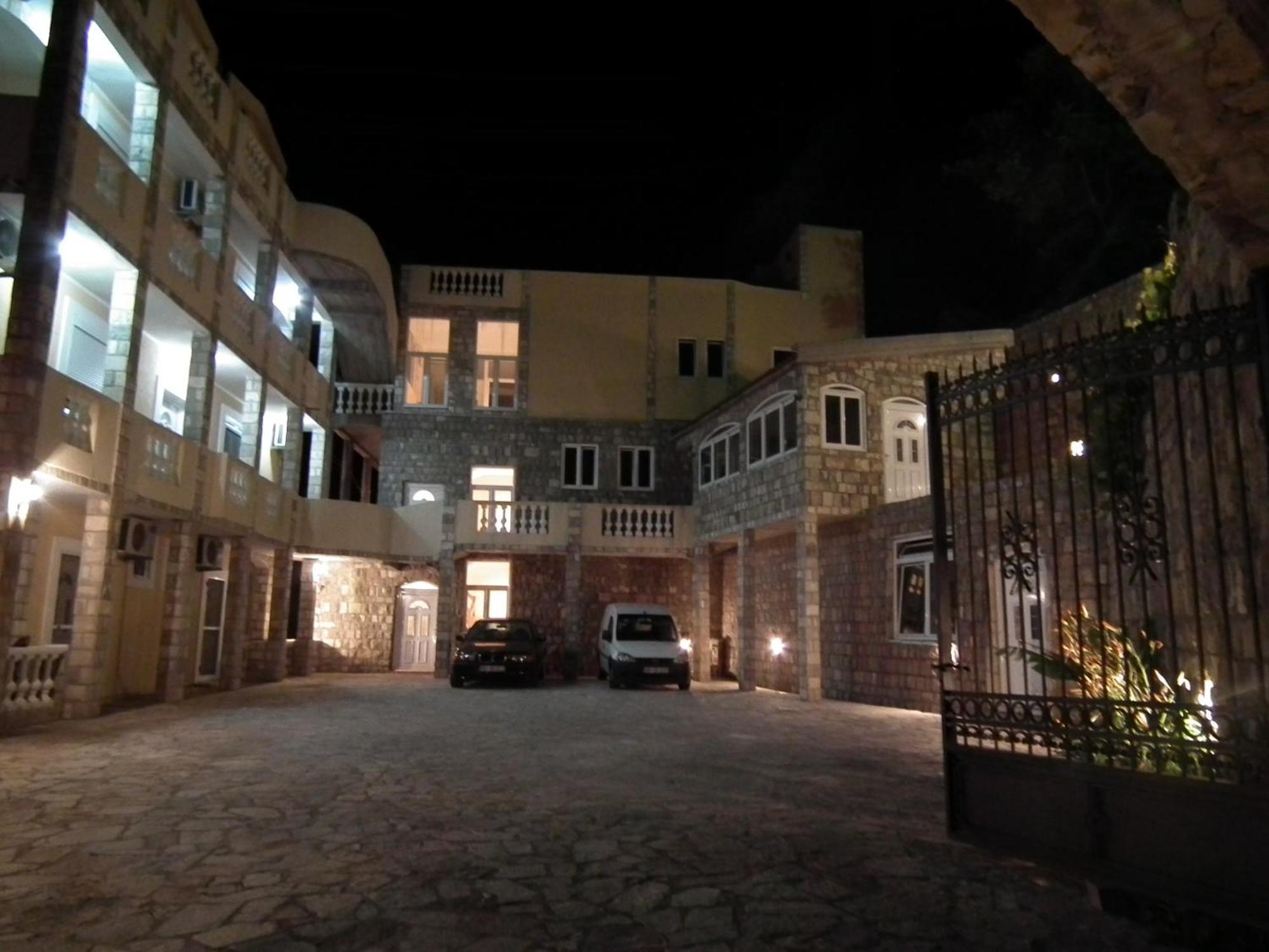Castellamare Residence Petrovac Extérieur photo
