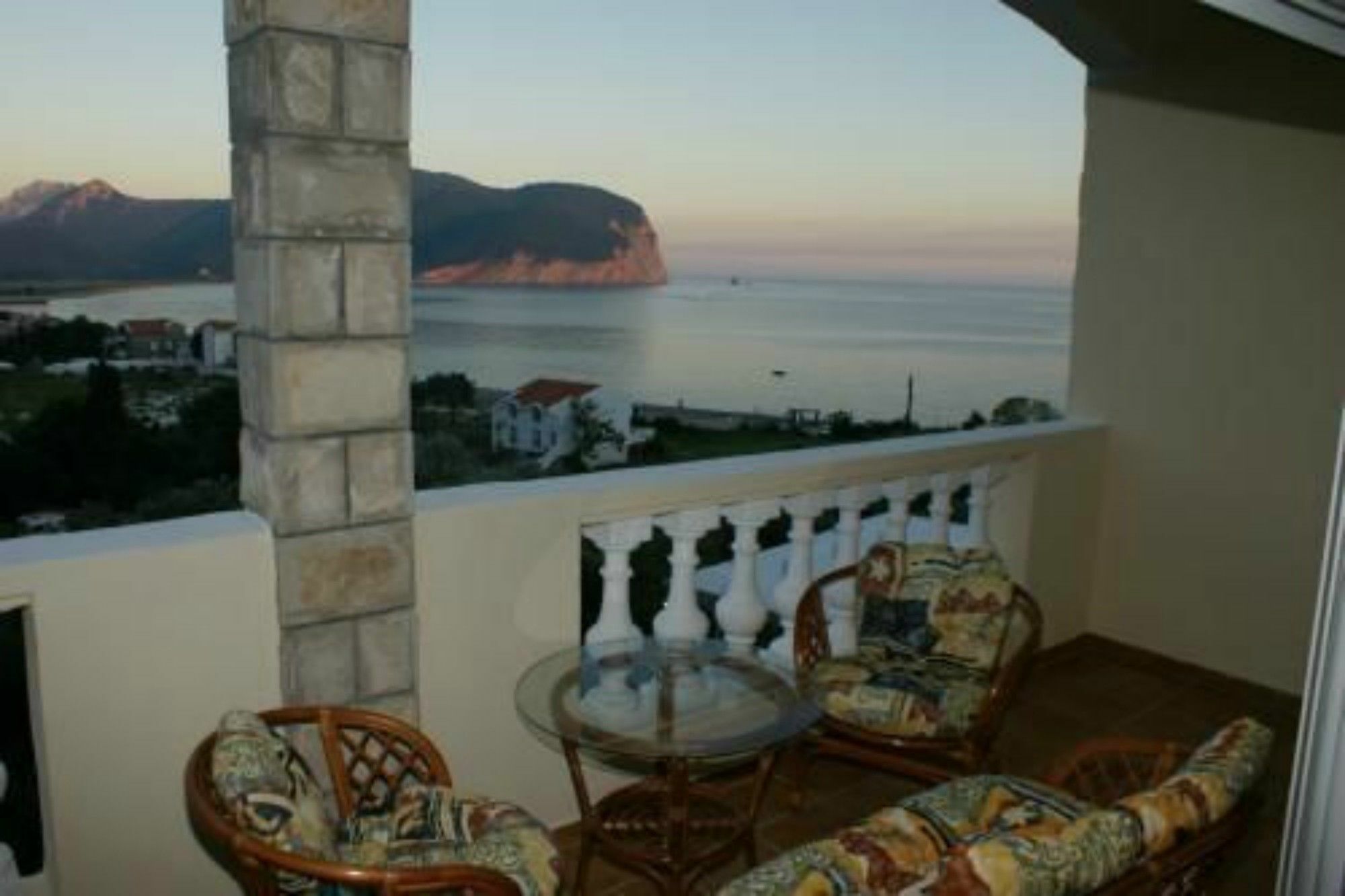 Castellamare Residence Petrovac Extérieur photo